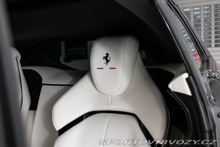Ferrari Purosangue Pano/LIFT/Masáž/Ventilace 2026