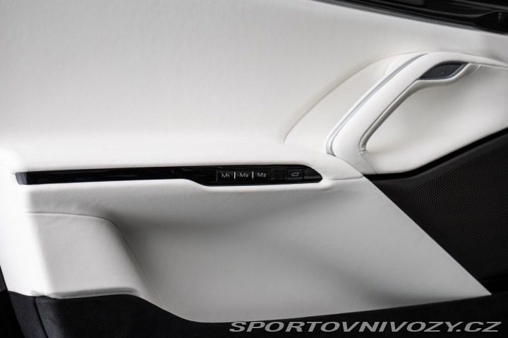 Ferrari Purosangue Pano/LIFT/Masáž/Ventilace 2026