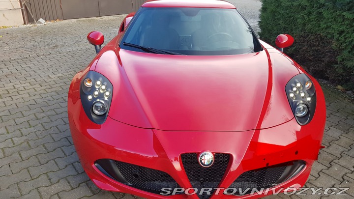 Alfa Romeo 4C  2015