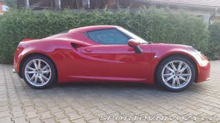 Alfa Romeo 4C  2015