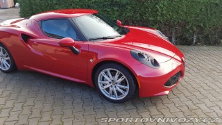Alfa Romeo 4C  2015