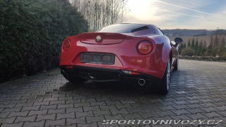Alfa Romeo 4C  2015