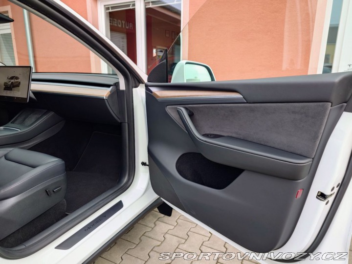 Tesla Model Y Long Range Dual Motor 378 2022