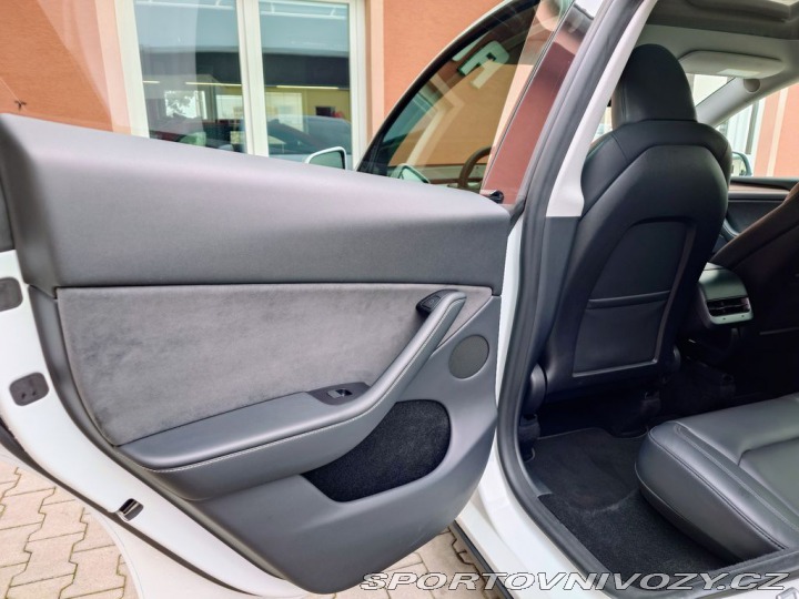 Tesla Model Y L.R. Dual Motor 378 REZER 2022