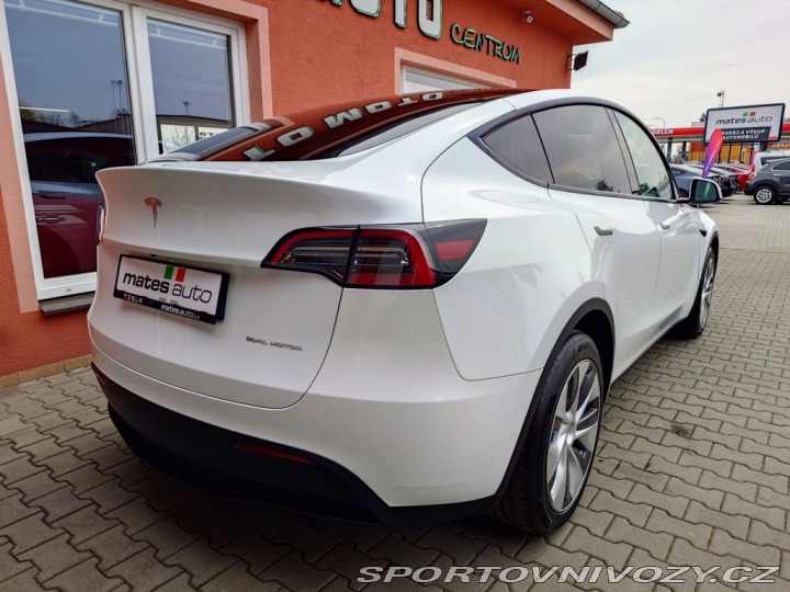 Tesla Model Y Long Range Dual Motor 378 2022