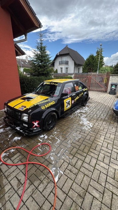 Opel Kadett Závodní auto