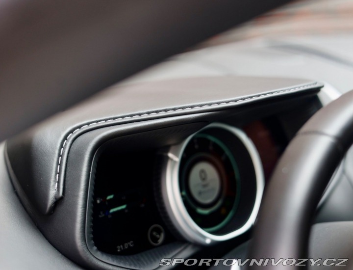 Aston Martin DB11 DB11 4.0 V8 375KW, 360ka 2020