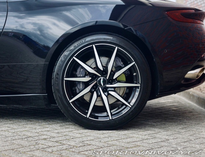 Aston Martin DB11 DB11 4.0 V8 375KW, 360ka 2020