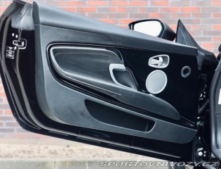 Aston Martin DB11 DB11 4.0 V8 375KW, 360ka 2020