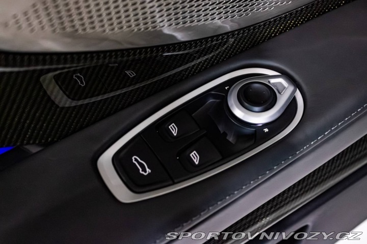 Aston Martin DB12 Goldfinger 007 Edition 1 2026