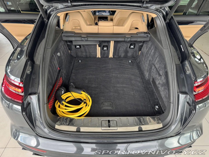 Porsche Panamera 4 E-Hybrid*Dověry*REZERVA 2018
