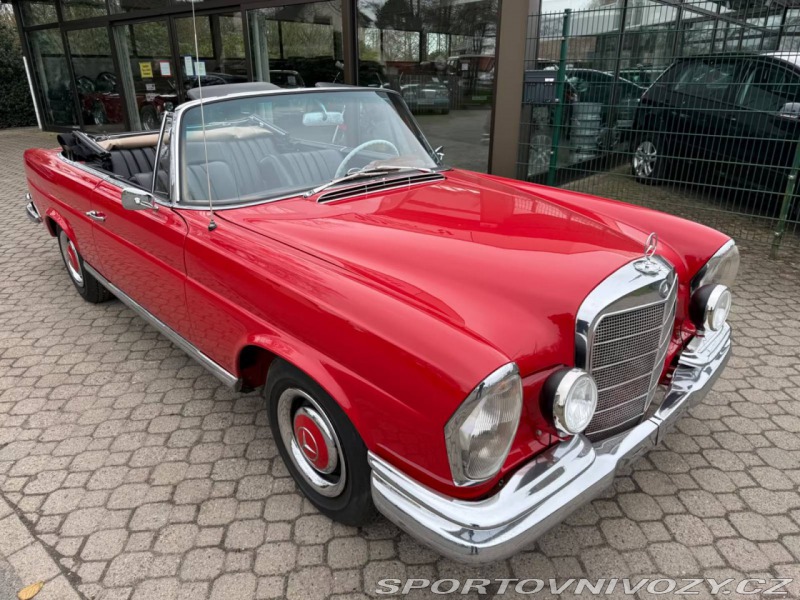 Mercedes-Benz S 220 SEb W111