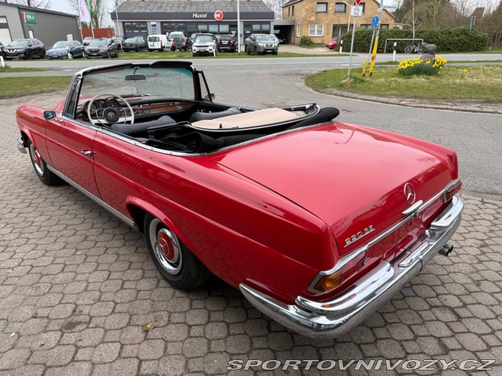 Mercedes-Benz S 220 SEb W111 1963