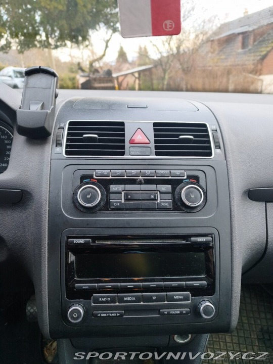 Volkswagen Ostatní modely Touran 2,0 2011