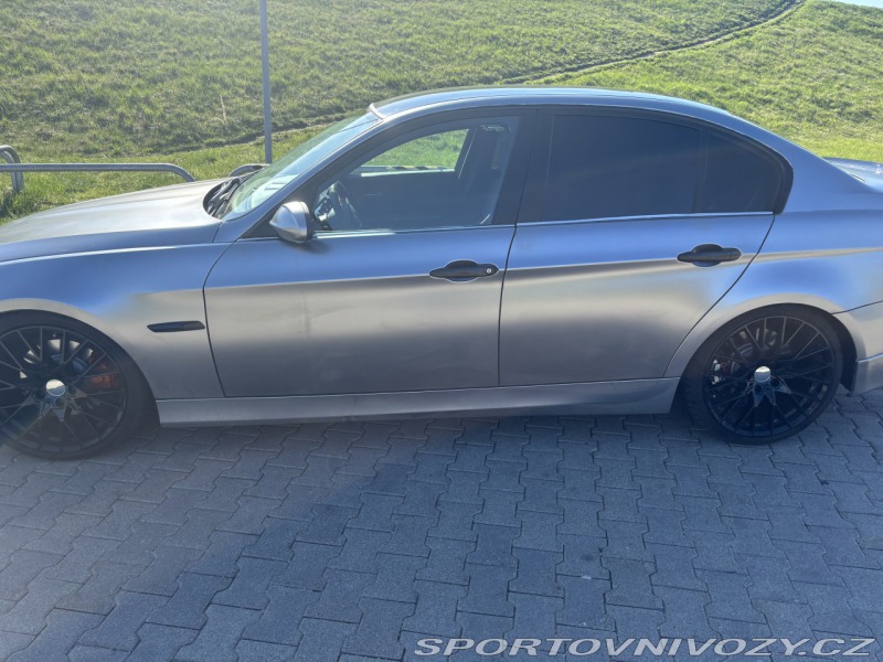 BMW 3 330i