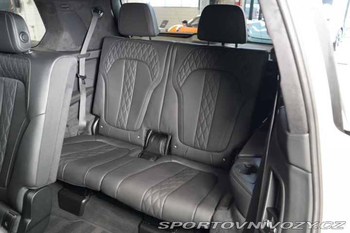 BMW X7 M60i*PANO*HUD*TAŽNÉ*H/K*3 2024