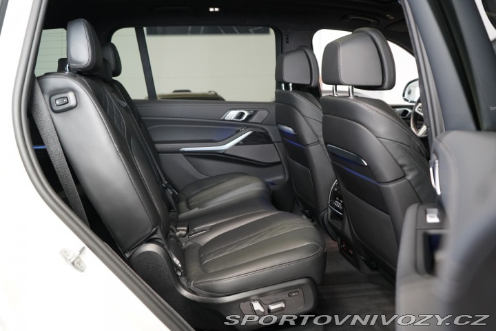 BMW X7 M60i*PANO*HUD*TAŽNÉ*H/K*3 2024