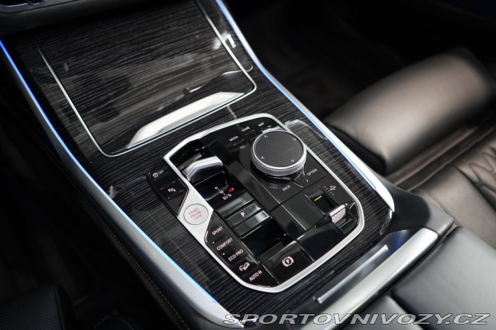 BMW X7 M60i*PANO*HUD*TAŽNÉ*H/K*3 2024