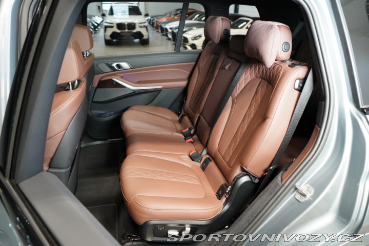 BMW X7 M60i*PANO*HUD*TAŽNÉ*H/K*3 2024