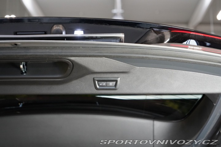 BMW X7 M60i*PANO*HUD*TAŽNÉ*H/K*3 2024