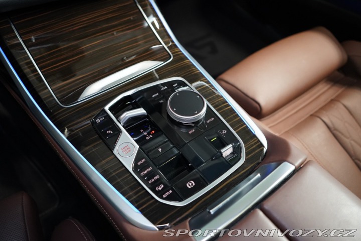 BMW X7 M60i*PANO*HUD*TAŽNÉ*H/K*3 2024