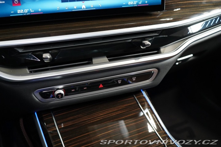 BMW X7 M60i*PANO*HUD*TAŽNÉ*H/K*3 2024