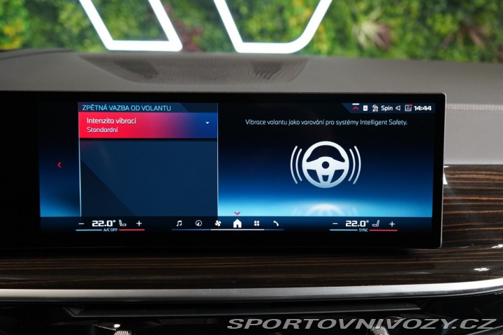 BMW X7 M60i*PANO*HUD*TAŽNÉ*H/K*3 2024