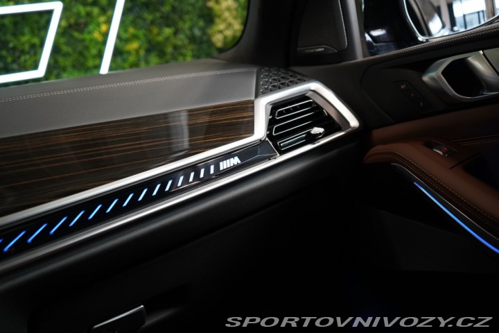 BMW X7 M60i*PANO*HUD*TAŽNÉ*H/K*3 2024