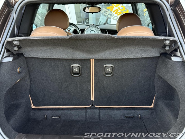 Mini Cooper 1,6i 88kW 50 REZERVACE 2010