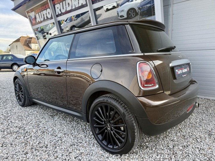 Mini Cooper 1,6i 88kW 50 REZERVACE 2010