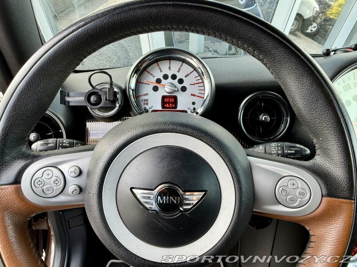 Mini Cooper 1,6i 88kW 50 REZERVACE 2010