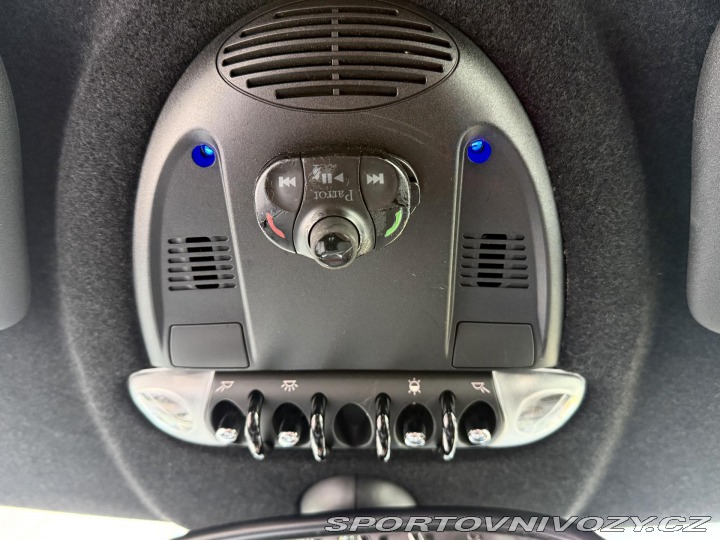 Mini Cooper 1,6i 88kW 50 REZERVACE 2010