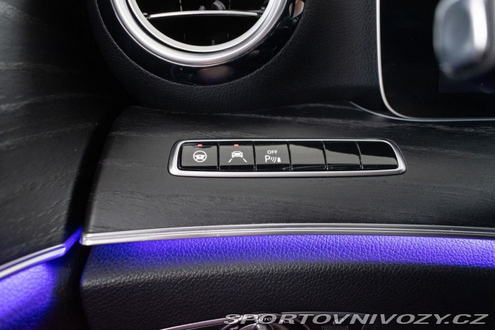 Mercedes-Benz E E 220d 4x4*AMG*AIR*TAŽNÉ* 2020