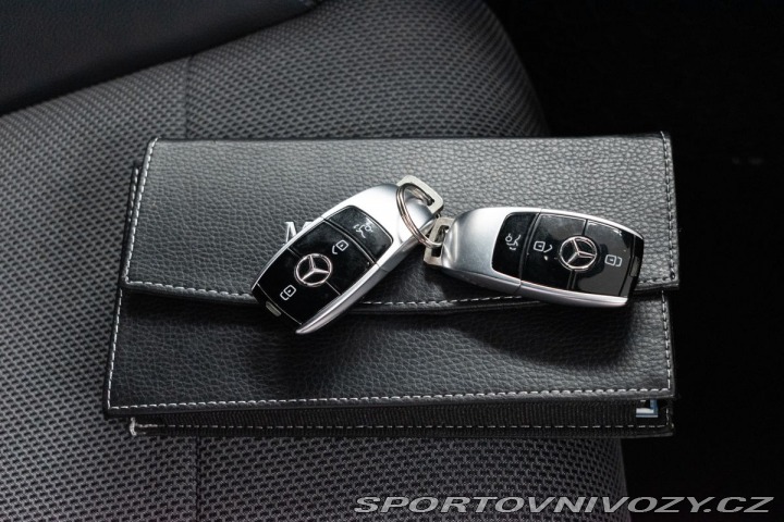 Mercedes-Benz E E 220d 4x4*AMG*AIR*TAŽNÉ* 2020