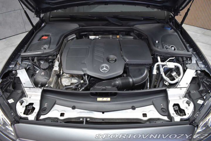 Mercedes-Benz E E 220d 4x4*AMG*AIR*TAŽNÉ* 2020