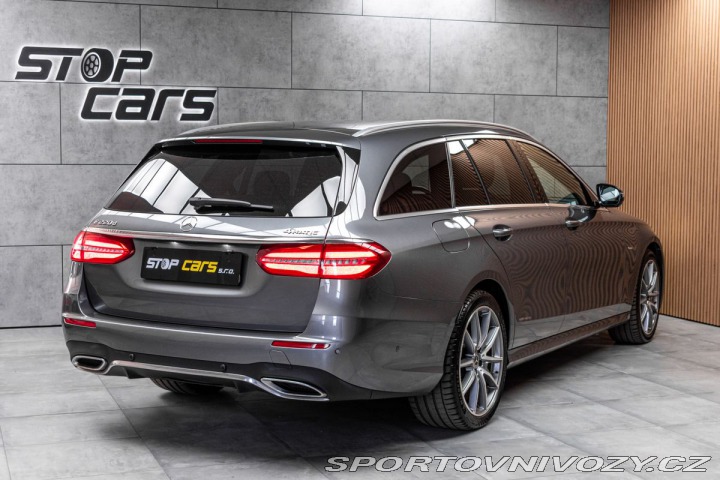 Mercedes-Benz E E 220d 4x4*AMG*AIR*TAŽNÉ* 2020