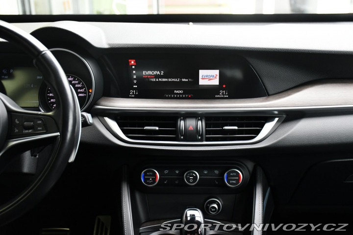 Alfa Romeo Stelvio 2.0 206kW Q4 VELOCE 2017
