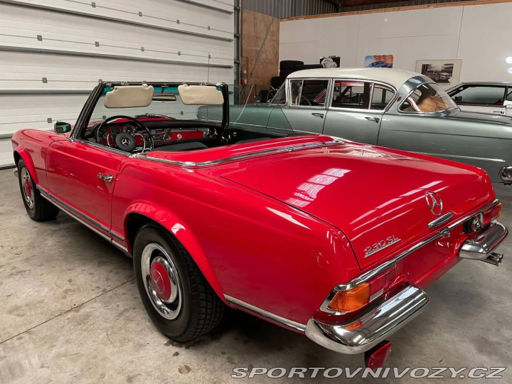 Mercedes-Benz SL 230 SL W113 1967