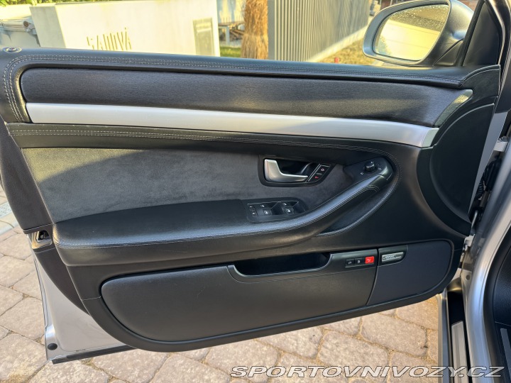 Audi Ostatní modely A8 W12 long 2006