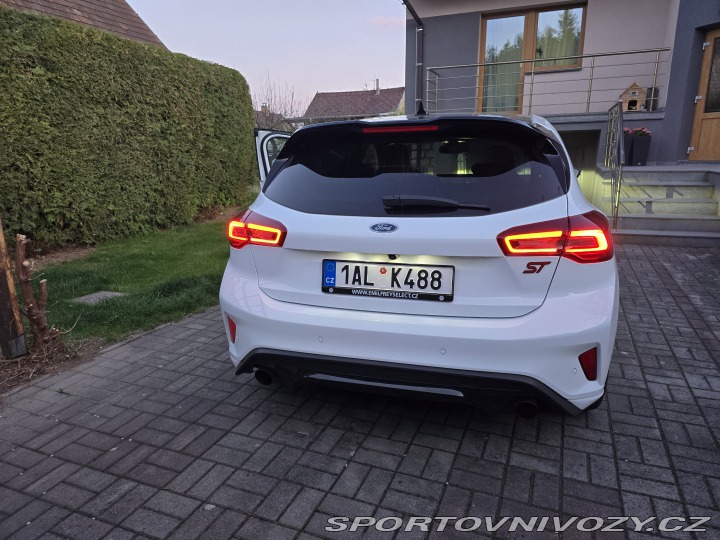 Ford Focus ST Performance Pack + Brembo 2023