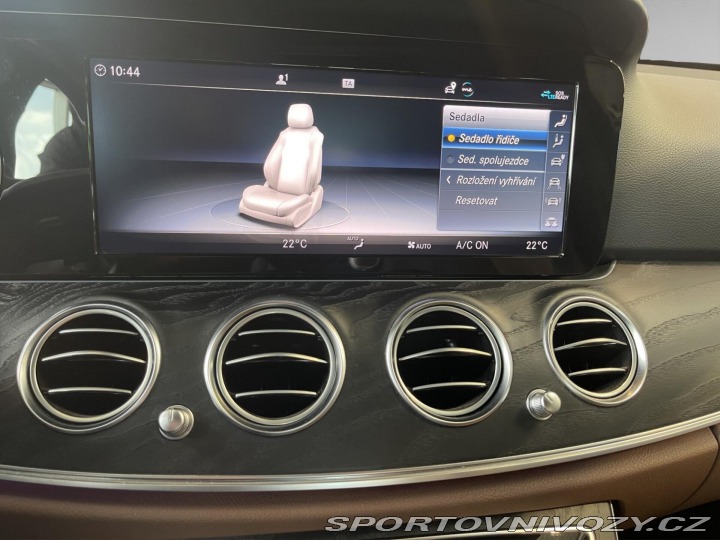 Mercedes-Benz E E 300 e sedan 2020