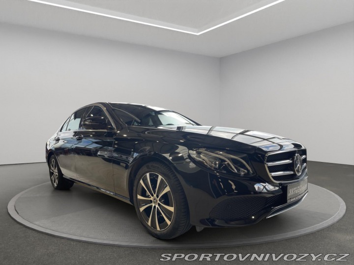 Mercedes-Benz E E 300 e sedan 2020