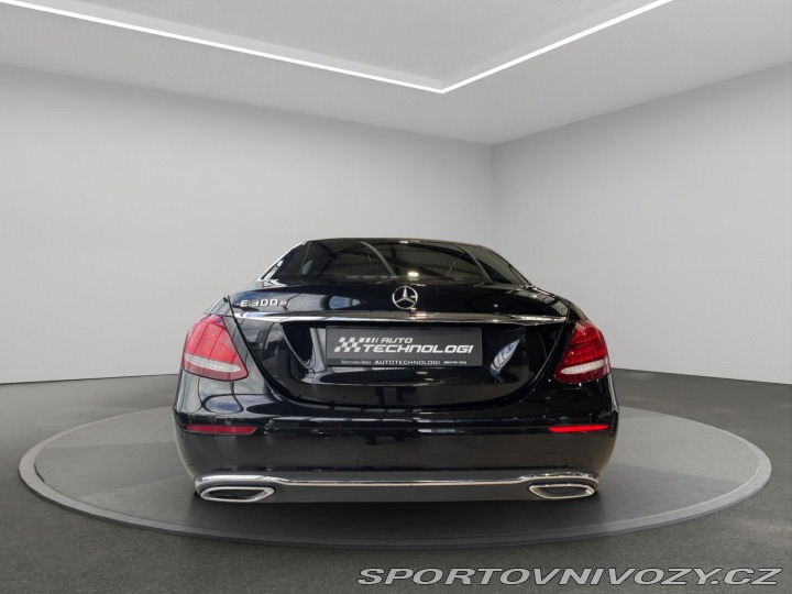 Mercedes-Benz E E 300 e sedan 2020
