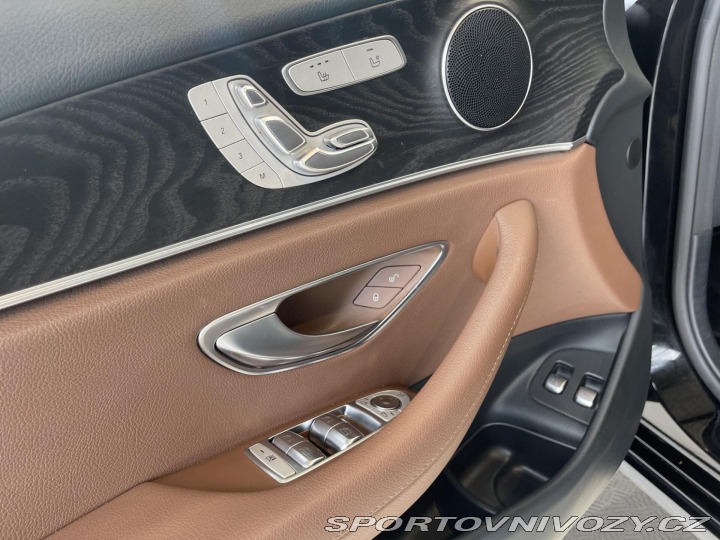 Mercedes-Benz E E 300 e sedan 2020