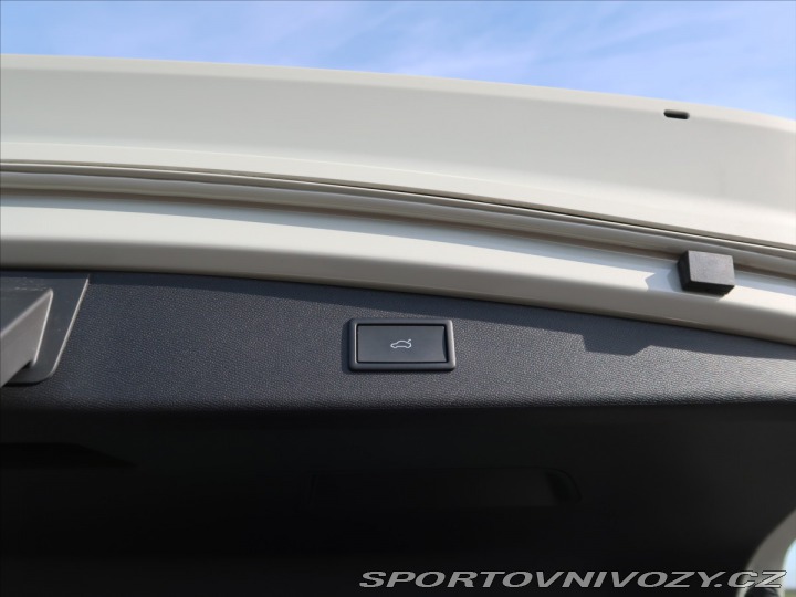 Cupra Leon 1,5 ST SP e-HYBRID 204k D 2025