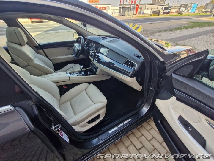 BMW 5 3,0   GT 530d xDrive gran 2011