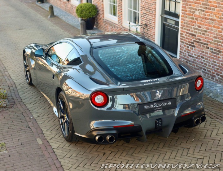 Ferrari F12berlinetta 6.3 V12  | Atelier auto 2013