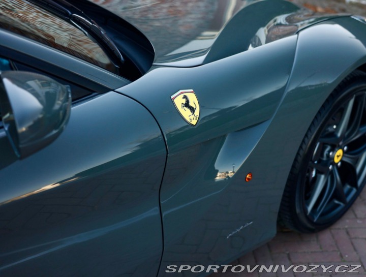 Ferrari F12berlinetta 6.3 V12  | Atelier auto 2013