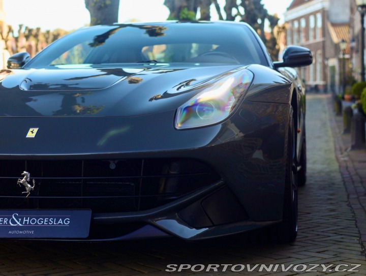 Ferrari F12berlinetta 6.3 V12  | Atelier auto 2013