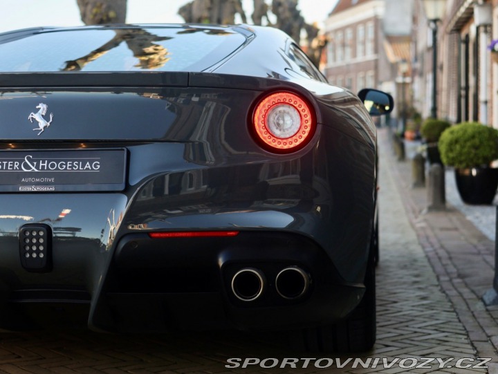Ferrari F12berlinetta 6.3 V12  | Atelier auto 2013